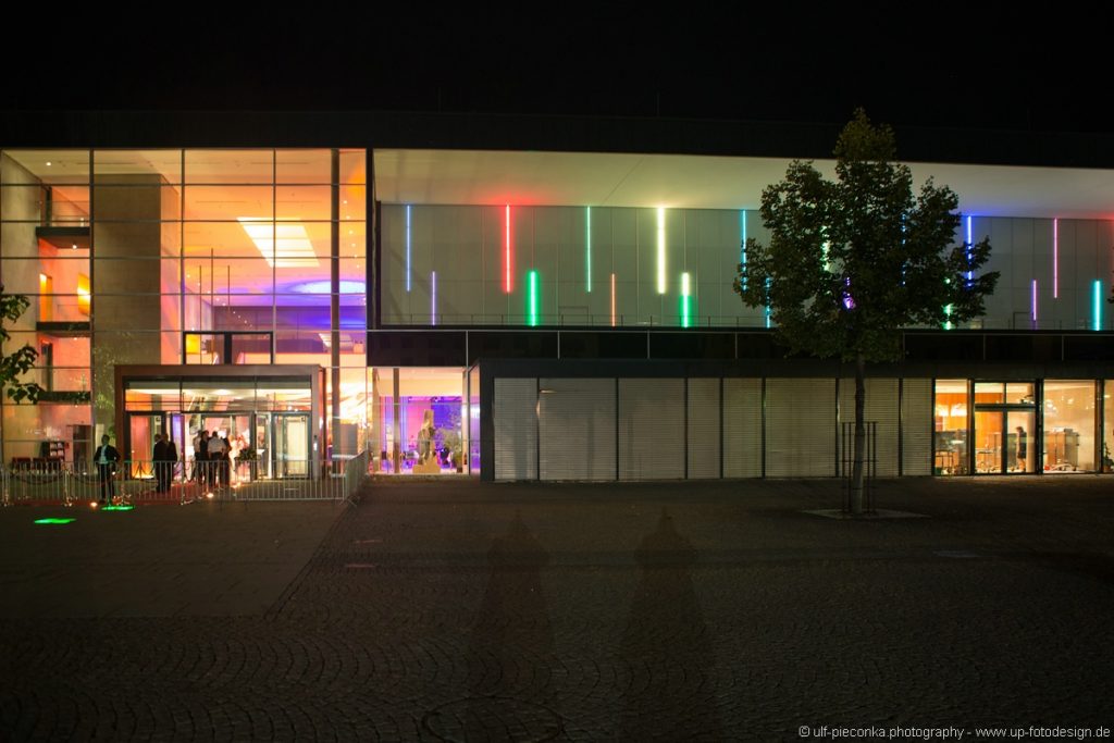Stadthalle Singen bei Nacht - - BUKO 2016 - Fotograf Ulf Pieconka - Würzburg